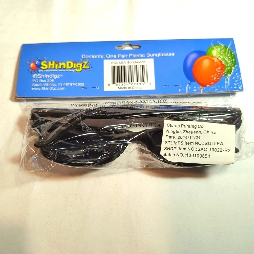 10 Plastic Sunglasses Wayfarer Party Favors Black